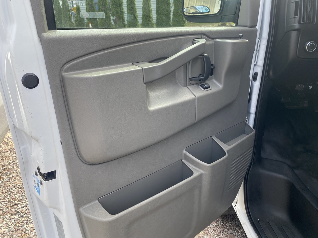 2020 Chevrolet Express Cargo Work Van - Photo 8