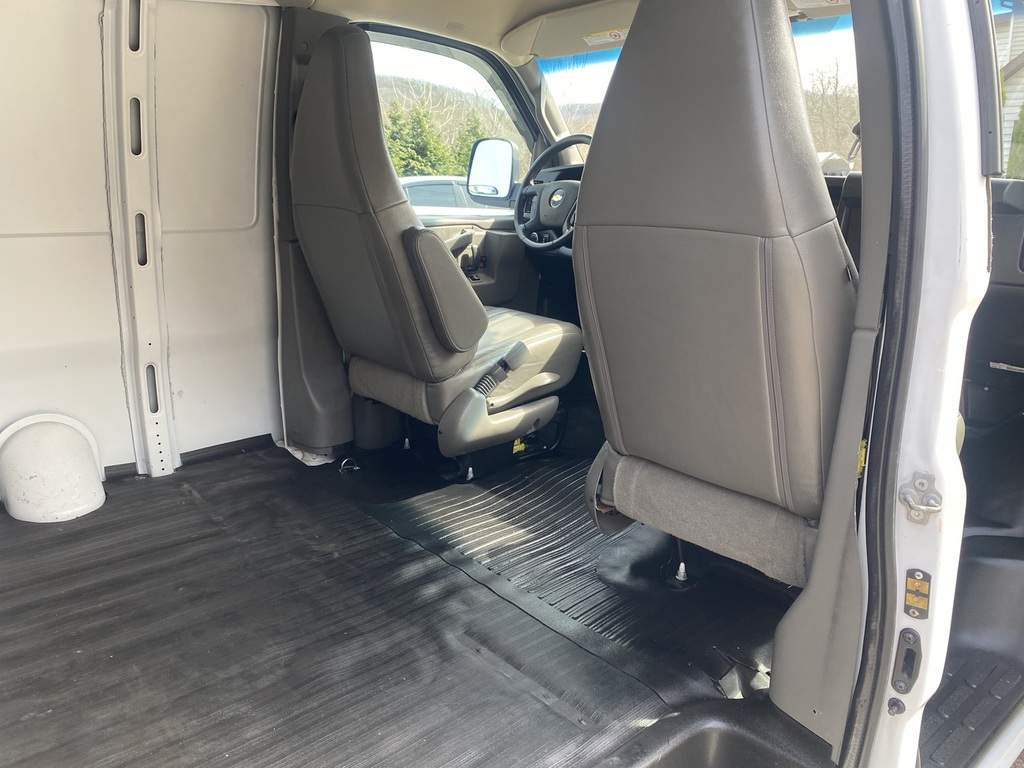 2020 Chevrolet Express Cargo Work Van - Photo 28