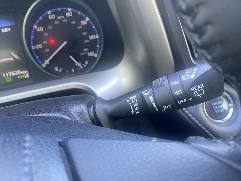 2018 Toyota RAV4 XLE - Photo 15