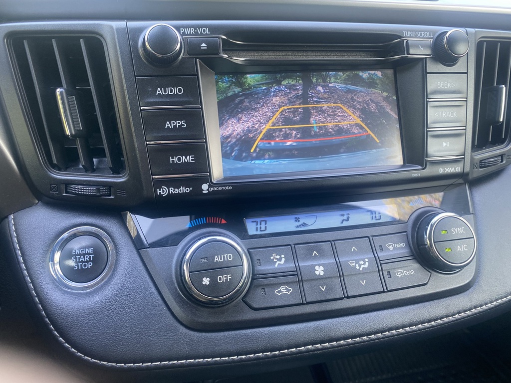2018 Toyota RAV4 XLE - Photo 20
