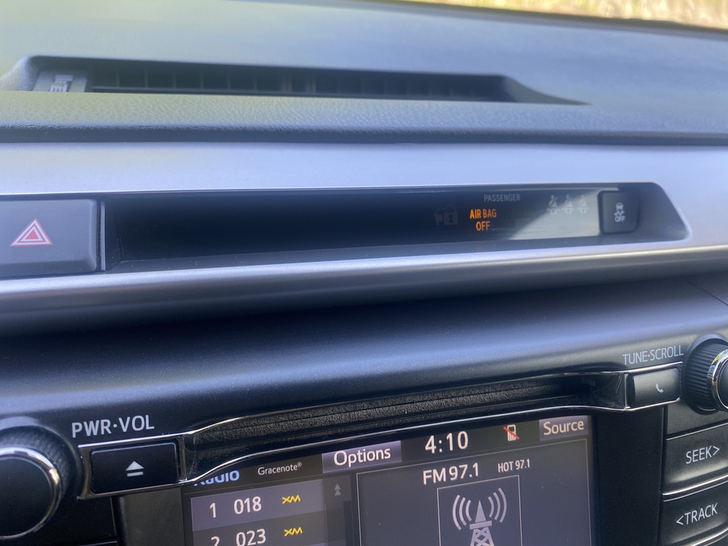 2018 Toyota RAV4 XLE - Photo 28