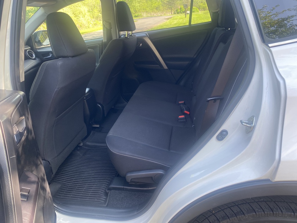 2018 Toyota RAV4 XLE - Photo 29