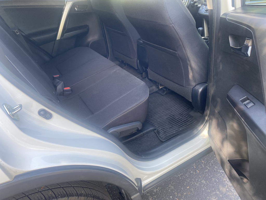 2018 Toyota RAV4 XLE - Photo 38