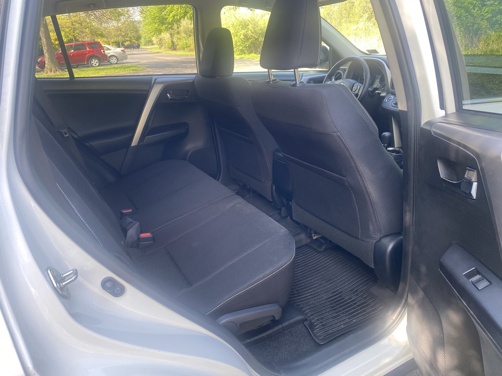 2018 Toyota RAV4 XLE - Photo 39